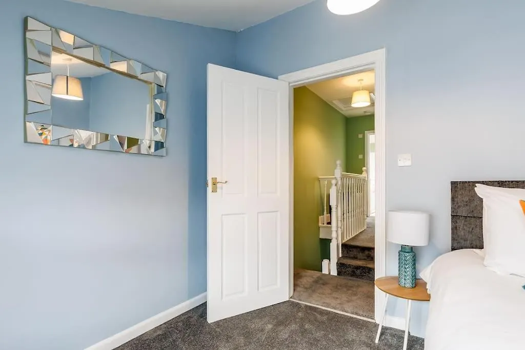 Weekly Monthly Deal-4 Beds-Large House-Driveway By Lima Apartments Ltd Bournemouth