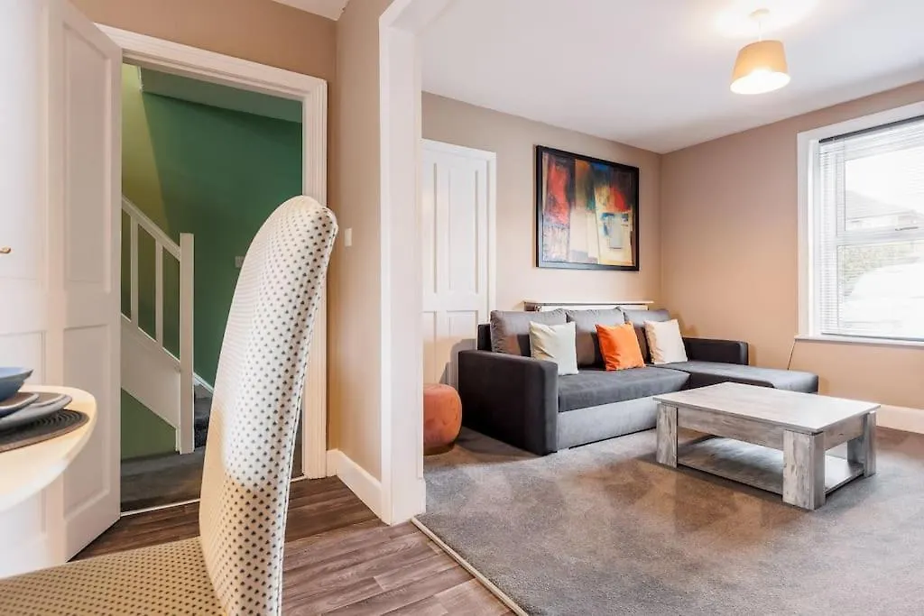 Weekly Monthly Deal-4 Beds-Large House-Driveway By Lima Apartments Ltd Bournemouth United Kingdom