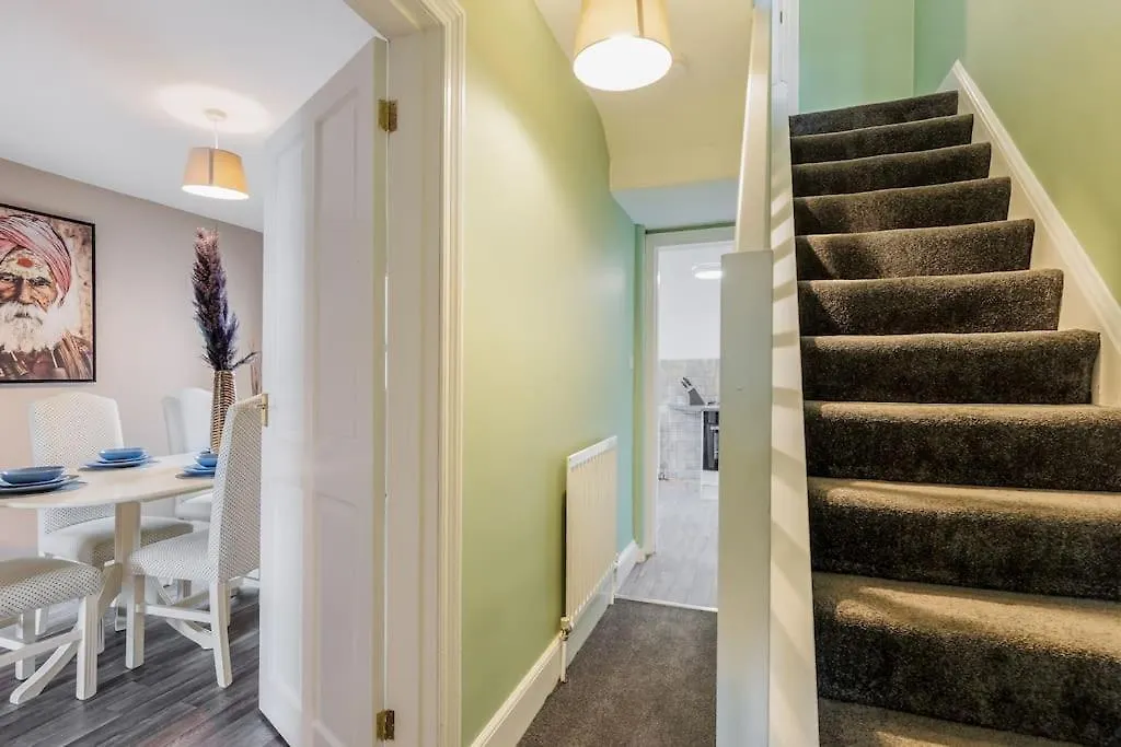 Weekly Monthly Deal-4 Beds-Large House-Driveway By Lima Apartments Ltd Bournemouth