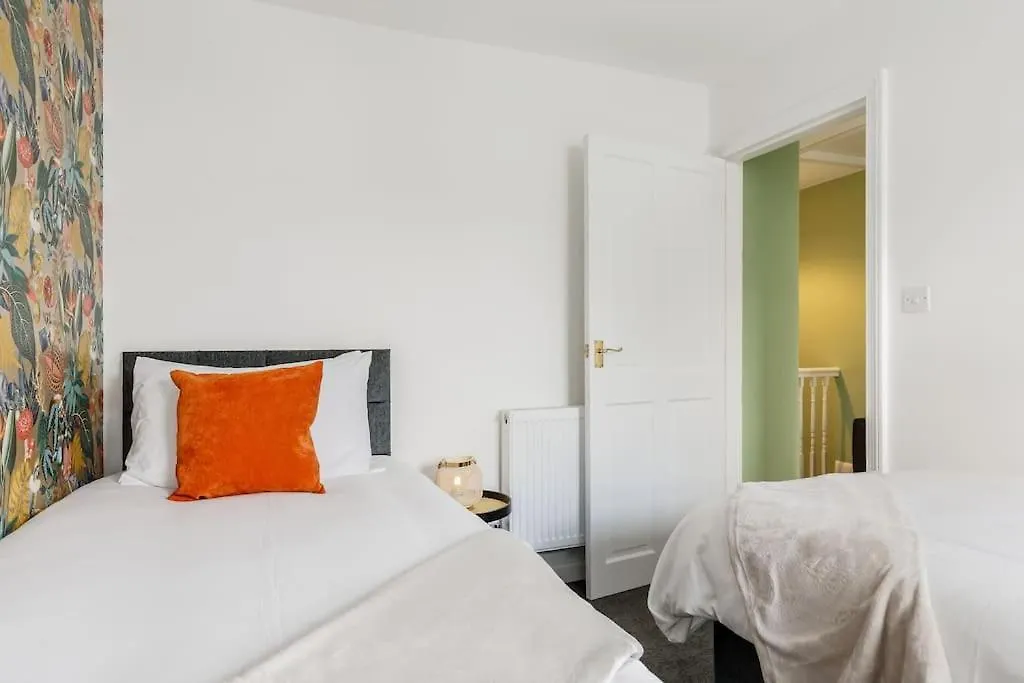 Weekly Monthly Deal-4 Beds-Large House-Driveway By Lima Apartments Ltd Bournemouth United Kingdom