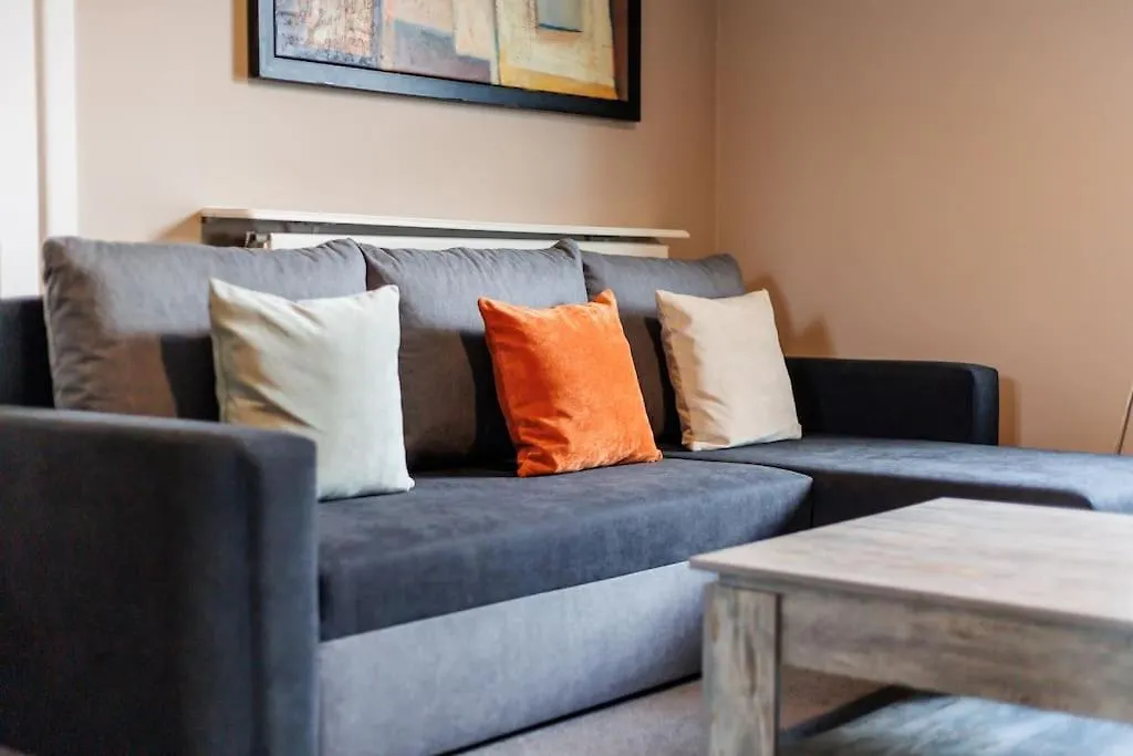 Weekly Monthly Deal-4 Beds-Large House-Driveway By Lima Apartments Ltd Bournemouth