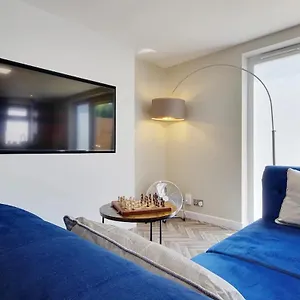 Windham Mews - Stunning Flat In Seaside Town Apartment